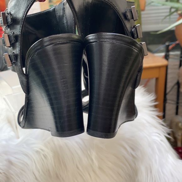 🖤🖤VINCE CAMUTO BLACK WEDGES🖤🖤 - Picture 5 of 6